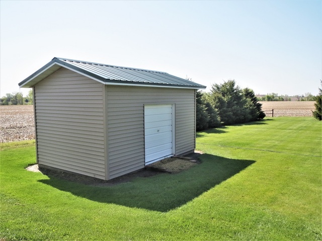 847 Lievan Road Dixon, IL 61021 - Photo 29 of 33