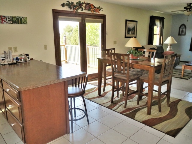 847 Lievan Road Dixon, IL 61021 - Photo 5 of 33