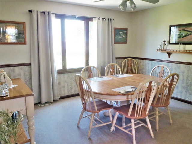 847 Lievan Road Dixon, IL 61021 - Photo 9 of 33