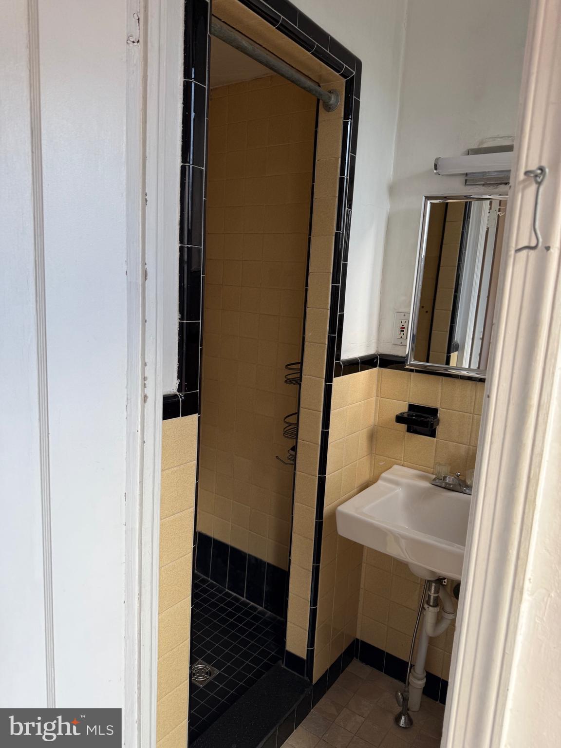 1720 Spruce Street, Unit 5 Philadelphia, PA 19103 - Photo 3 of 24 a bathroom with a sink