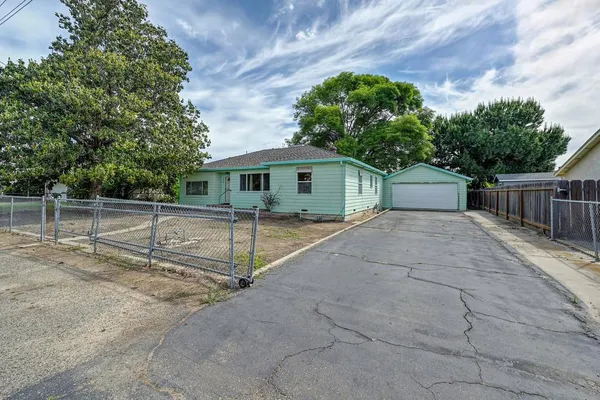 $420,000 | 516 Acacia Avenue, Manteca, CA 95336