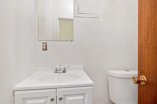 $420,000 | 516 Acacia Avenue, Manteca, CA 95336
