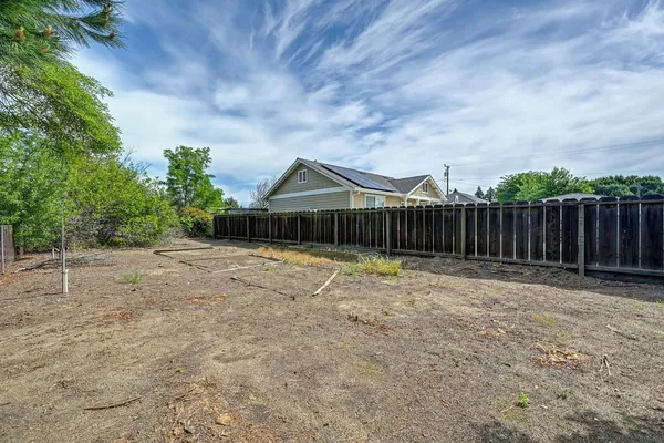 $420,000 | 516 Acacia Avenue, Manteca, CA 95336