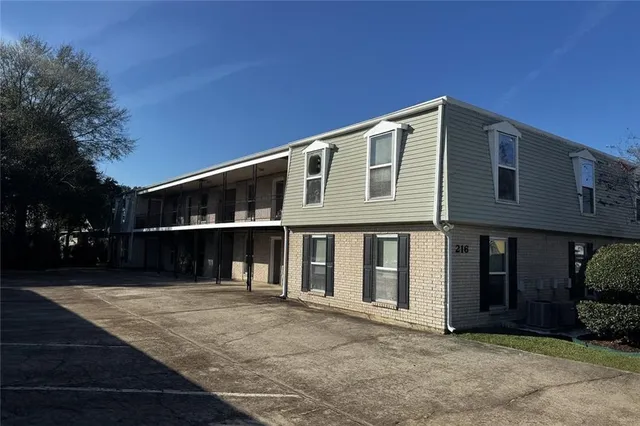 $945 | 216 West Avenue, Unit A, Harahan, LA 70123