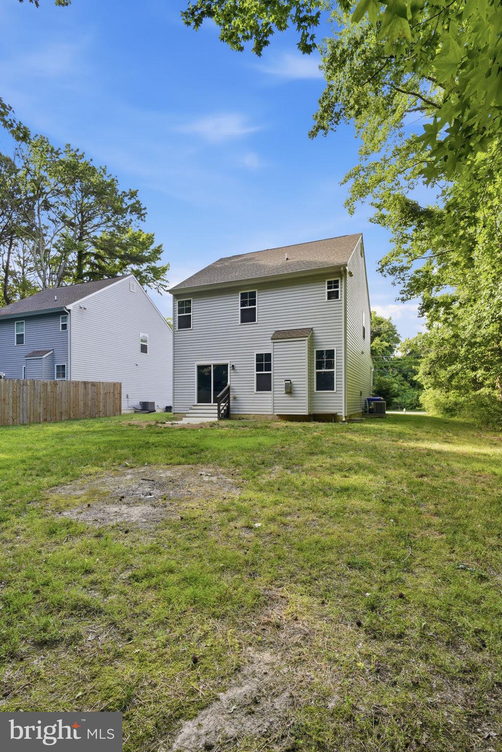 124 Riverside Drive Chester, MD 21619 - Photo 39 of 44 Charming home with spacious yard.