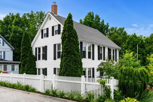 $389,900 | 17 Cliff Street, Somersworth, NH 03878