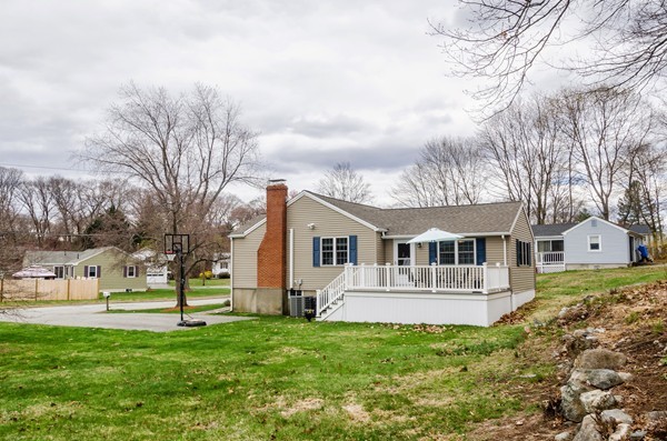 21 Seneca Road Woburn, MA 01801 - Photo 16 of 17