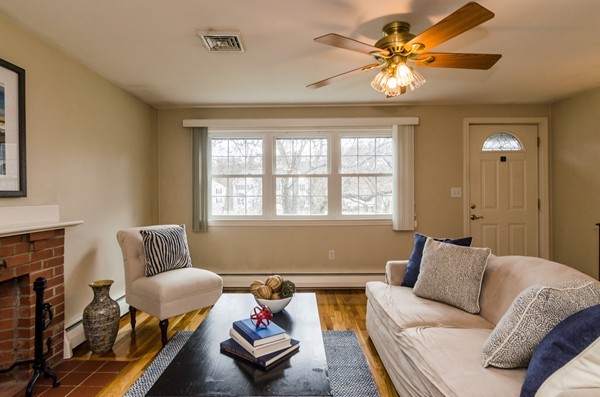 21 Seneca Road Woburn, MA 01801 - Photo 3 of 17