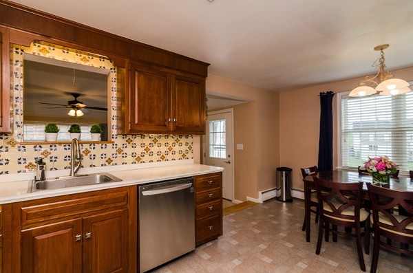 21 Seneca Road Woburn, MA 01801 - Photo 6 of 17