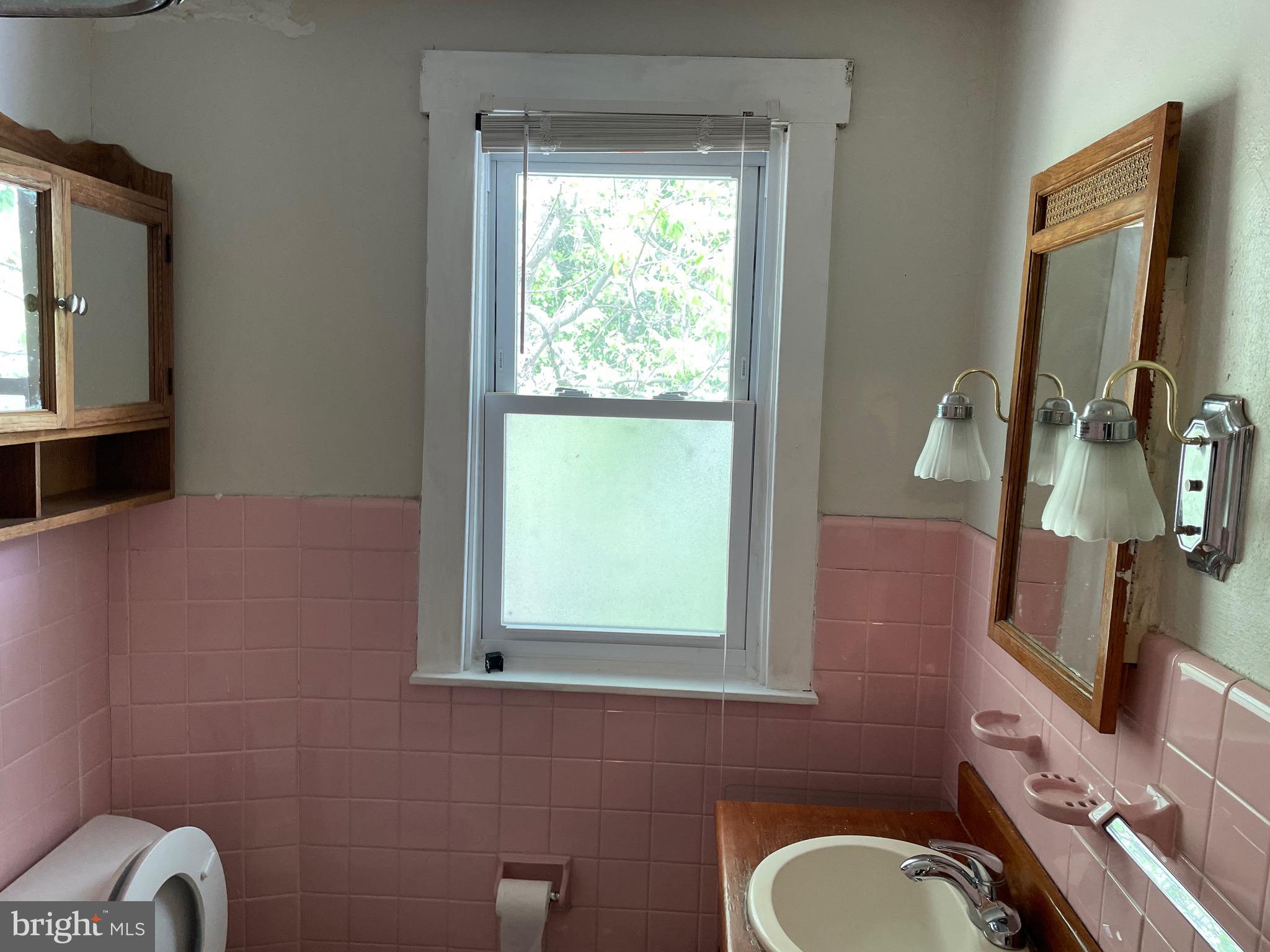 1028 South Lynbrook Road Darby, PA 19023 - Photo 6 of 31 Gallery Image 6