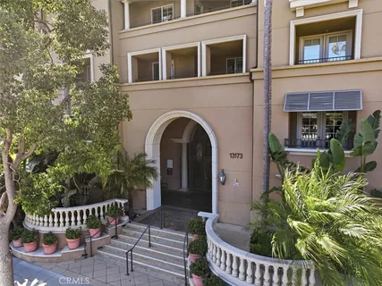 $1,395,000 | 13173 Pacific Promenade, Unit 203, Playa Vista, CA 90094