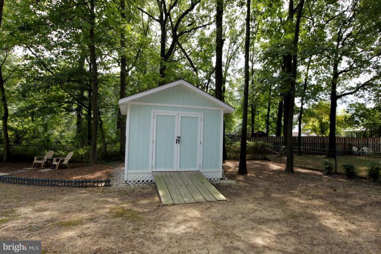 7722 Schelhorn Road Alexandria, VA 22306 - Photo 20 of 26 Exterior (Rear)