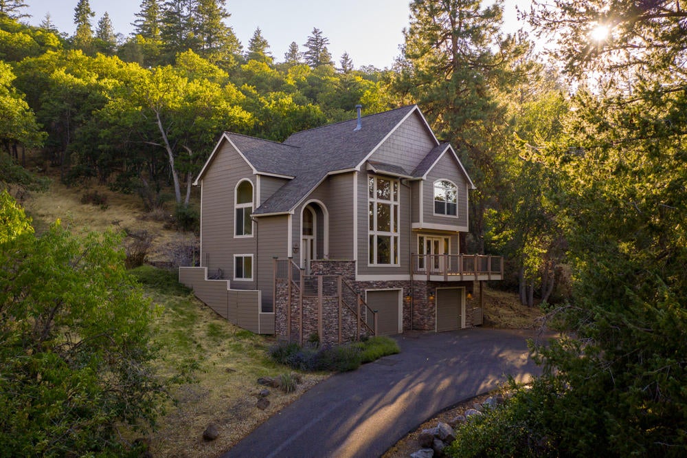 6818 Cooper's Hawk Road Klamath Falls, OR 97601 - Photo 2 of 43 6818CoopersHawkRd.-1