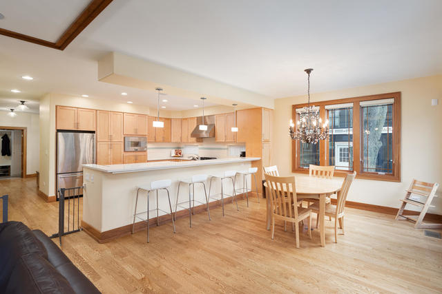 226 Spring Avenue Naperville, IL 60540 - Photo 4 of 42