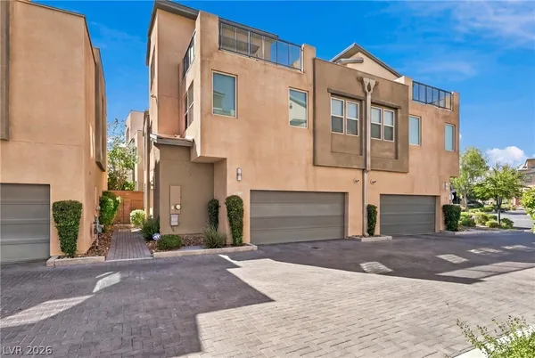 $3,250 | 11361 Gravitation Drive, Las Vegas, NV 89135