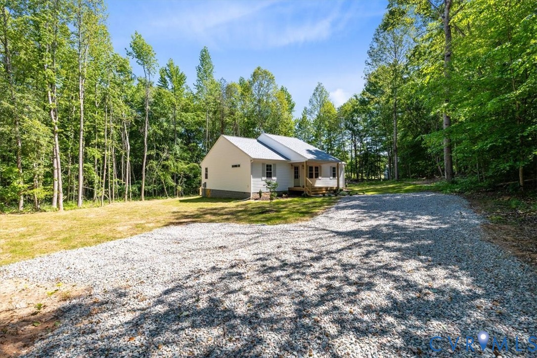 5904 Old Buckingham Road Powhatan, VA 23139 - Photo 2 of 38