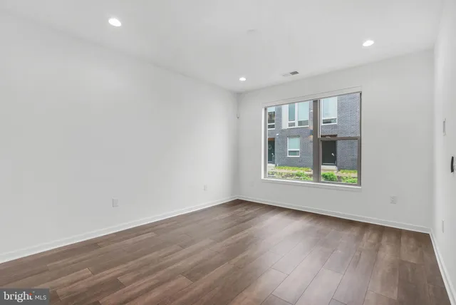 $5,500 | 3212 Evergreen Walk, Philadelphia, PA 19125