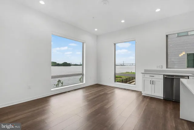 $5,500 | 3212 Evergreen Walk, Philadelphia, PA 19125