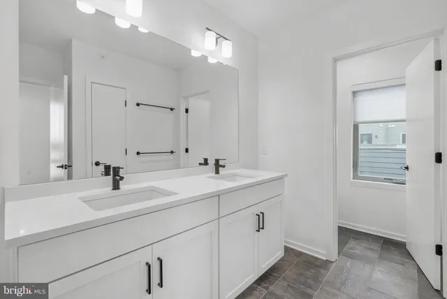 $5,500 | 3212 Evergreen Walk, Philadelphia, PA 19125