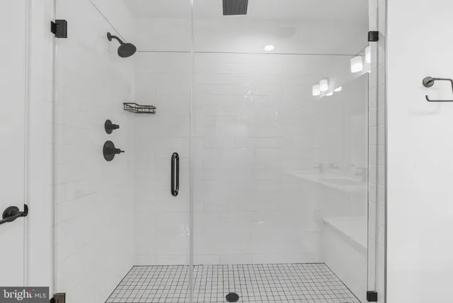 $5,500 | 3212 Evergreen Walk, Philadelphia, PA 19125