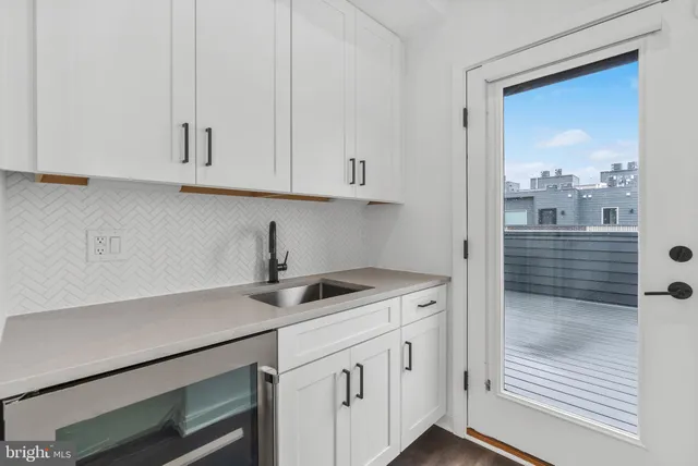 $5,500 | 3212 Evergreen Walk, Philadelphia, PA 19125