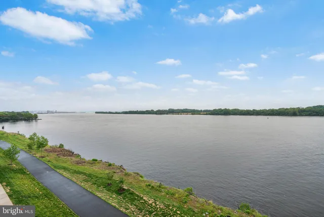 $5,500 | 3212 Evergreen Walk, Philadelphia, PA 19125