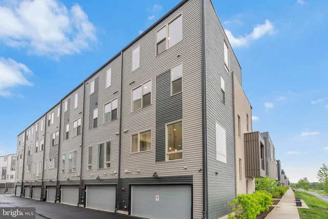 $5,500 | 3212 Evergreen Walk, Philadelphia, PA 19125