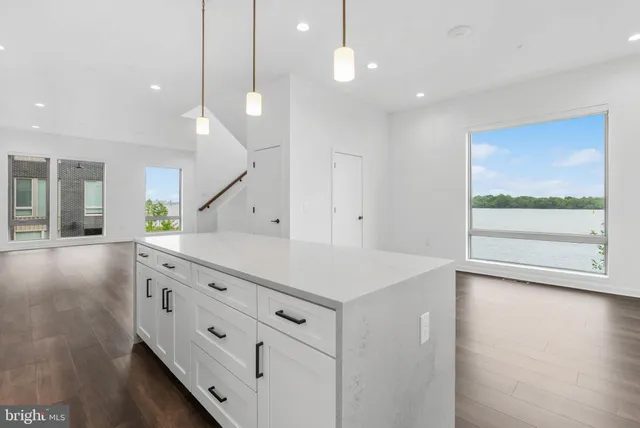 $5,500 | 3212 Evergreen Walk, Philadelphia, PA 19125