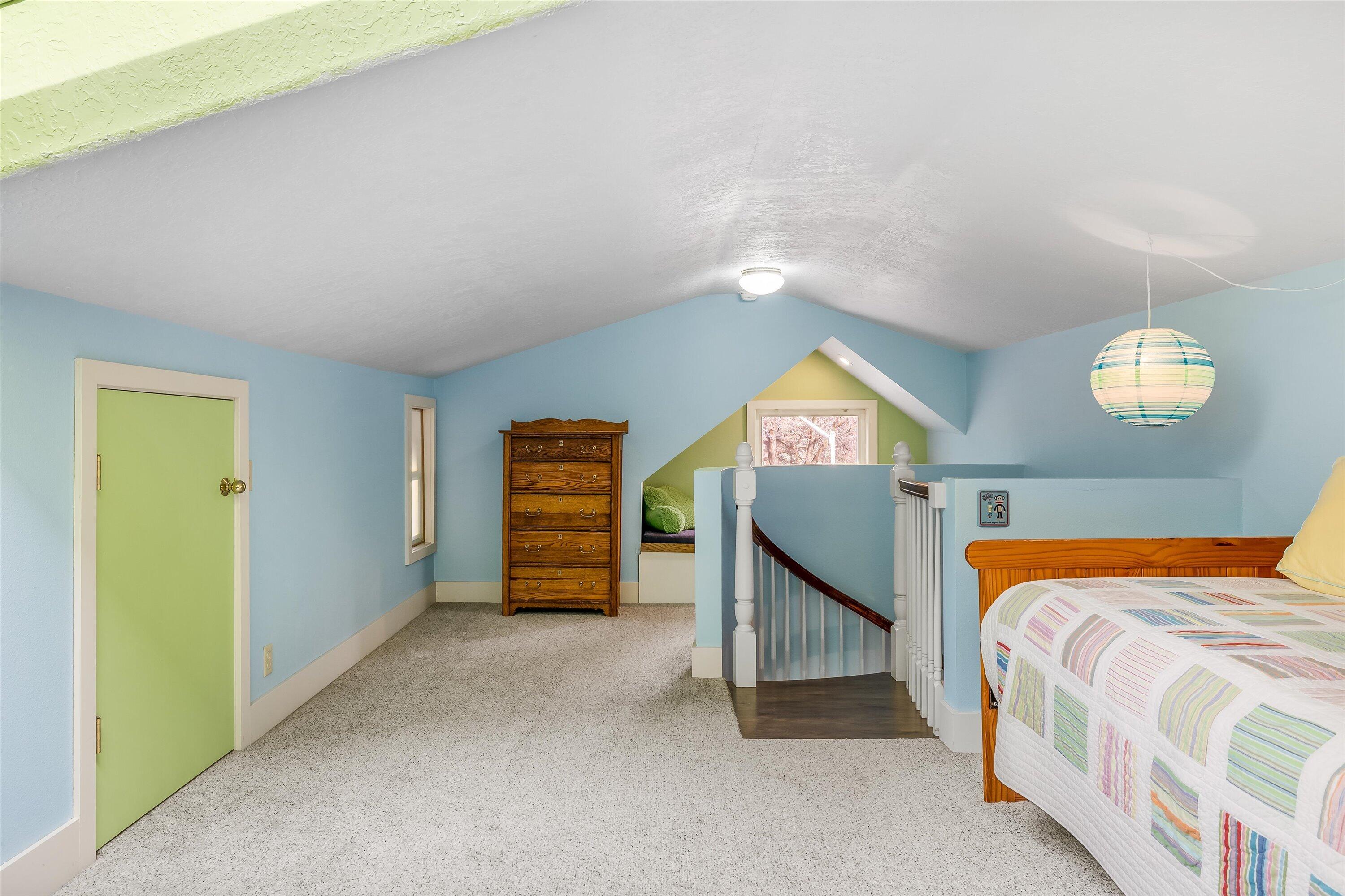 898 Northwest Riverside Boulevard Bend, OR 97703 - Photo 35 of 47