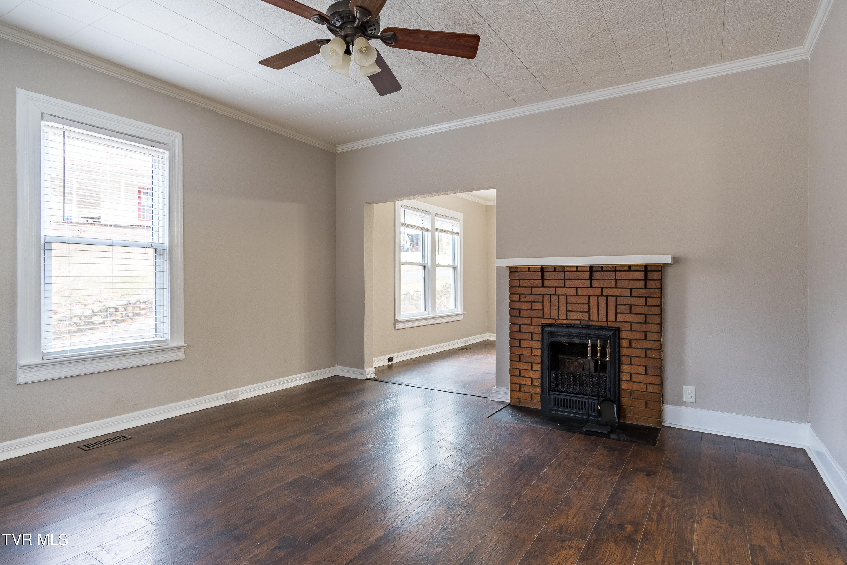 435 North Street Newport, TN 37821 - Photo 12 of 46 interior-3