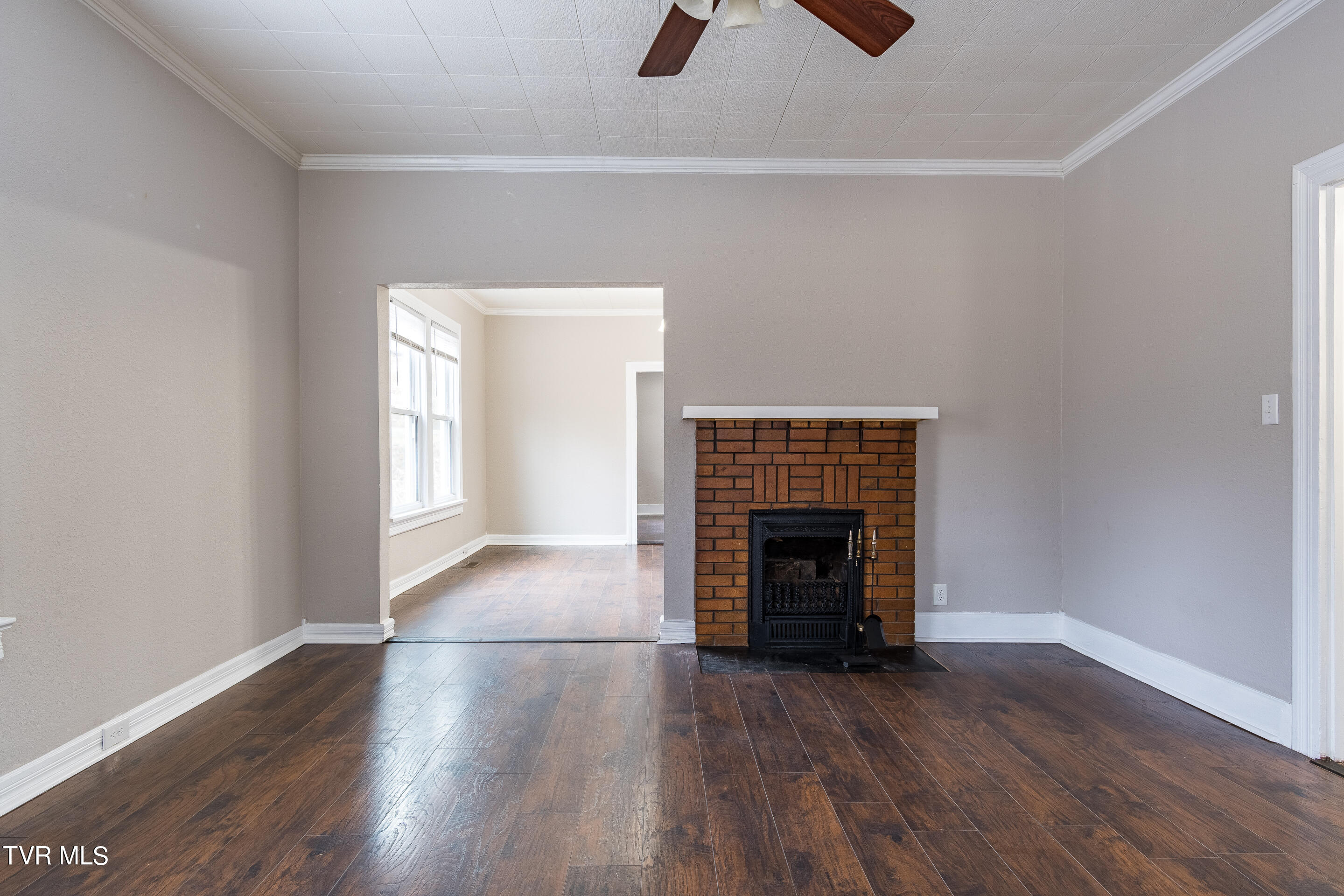 435 North Street Newport, TN 37821 - Photo 13 of 46 interior-4