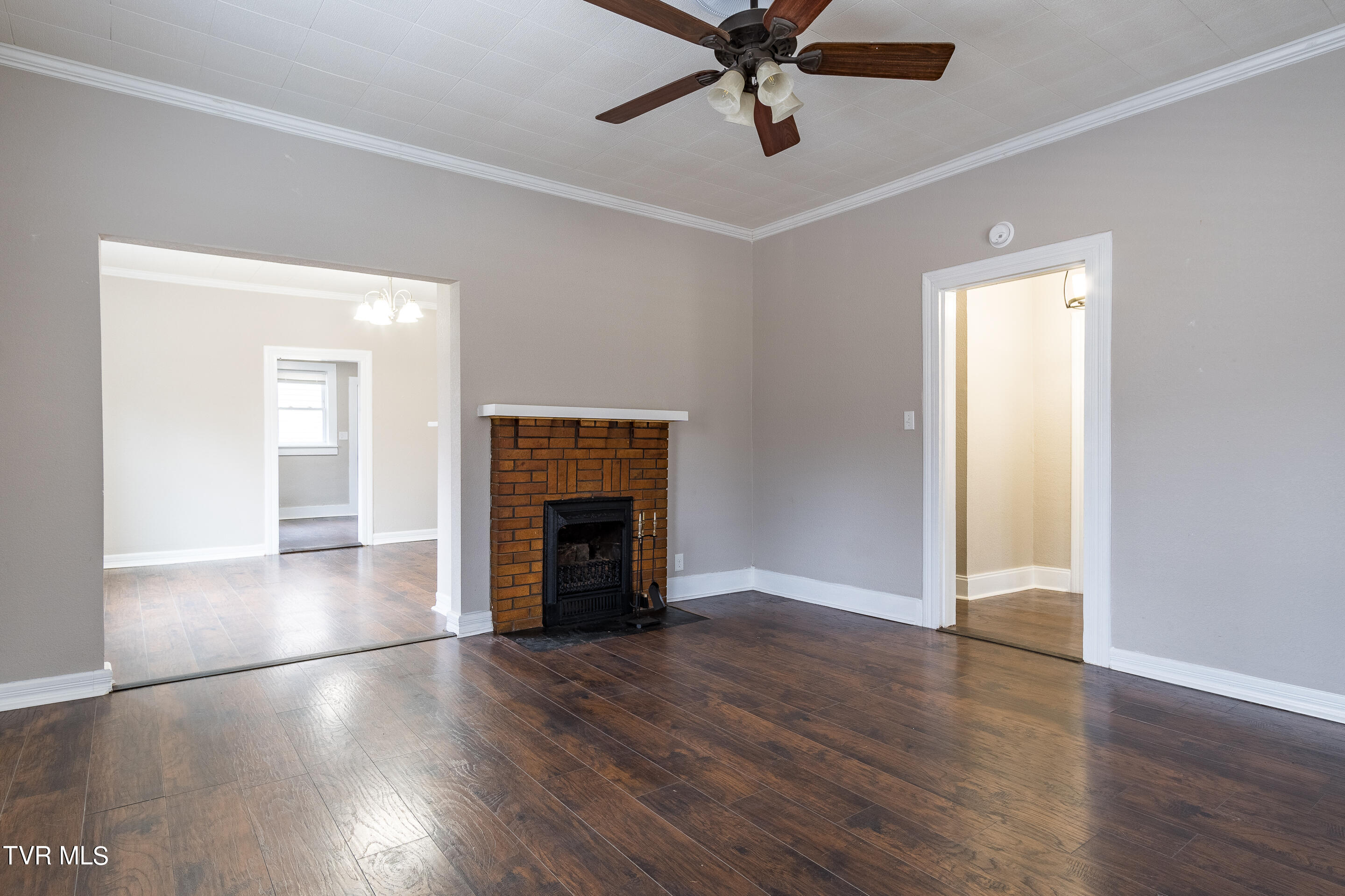 435 North Street Newport, TN 37821 - Photo 14 of 46 interior-5