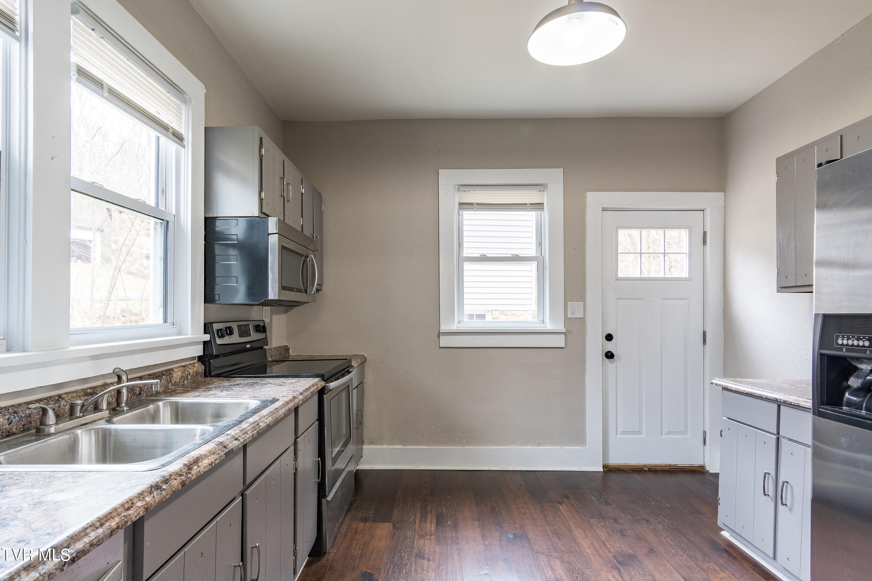 435 North Street Newport, TN 37821 - Photo 20 of 46 interior-10