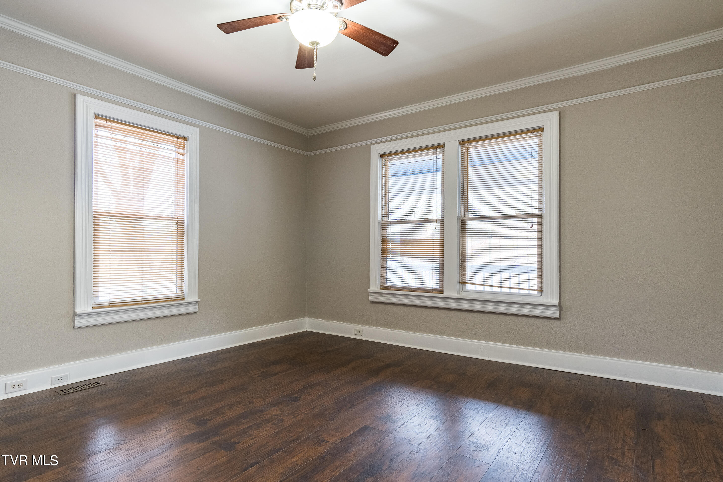 435 North Street Newport, TN 37821 - Photo 30 of 46 interior-21