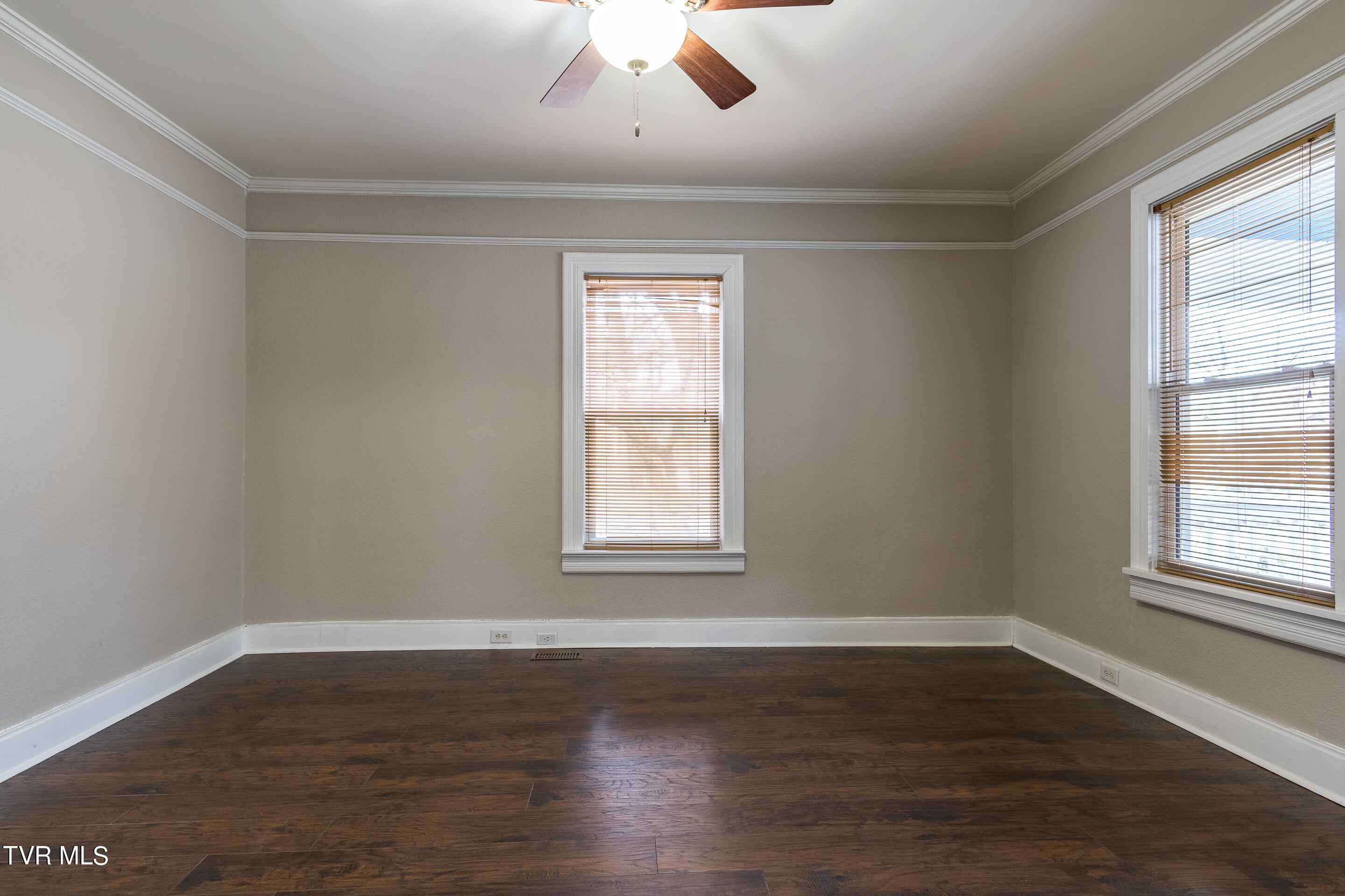 435 North Street Newport, TN 37821 - Photo 36 of 46 interior-23