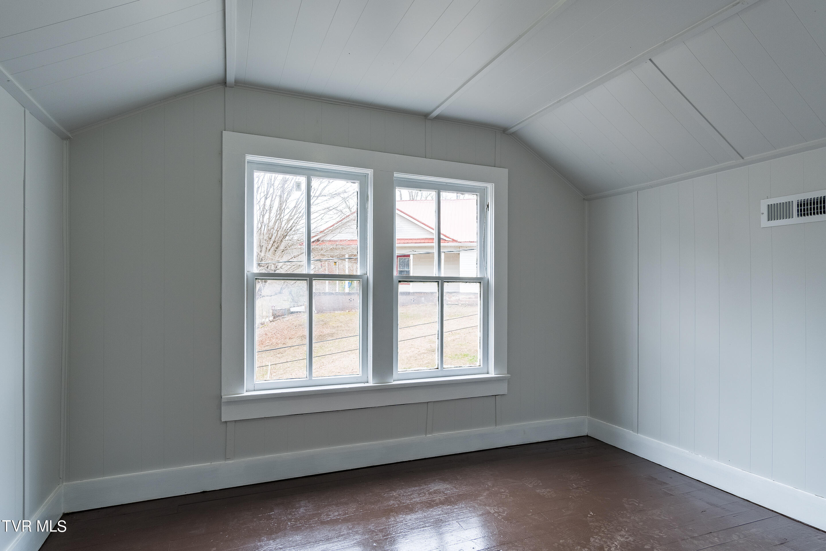 435 North Street Newport, TN 37821 - Photo 40 of 46 interior-26