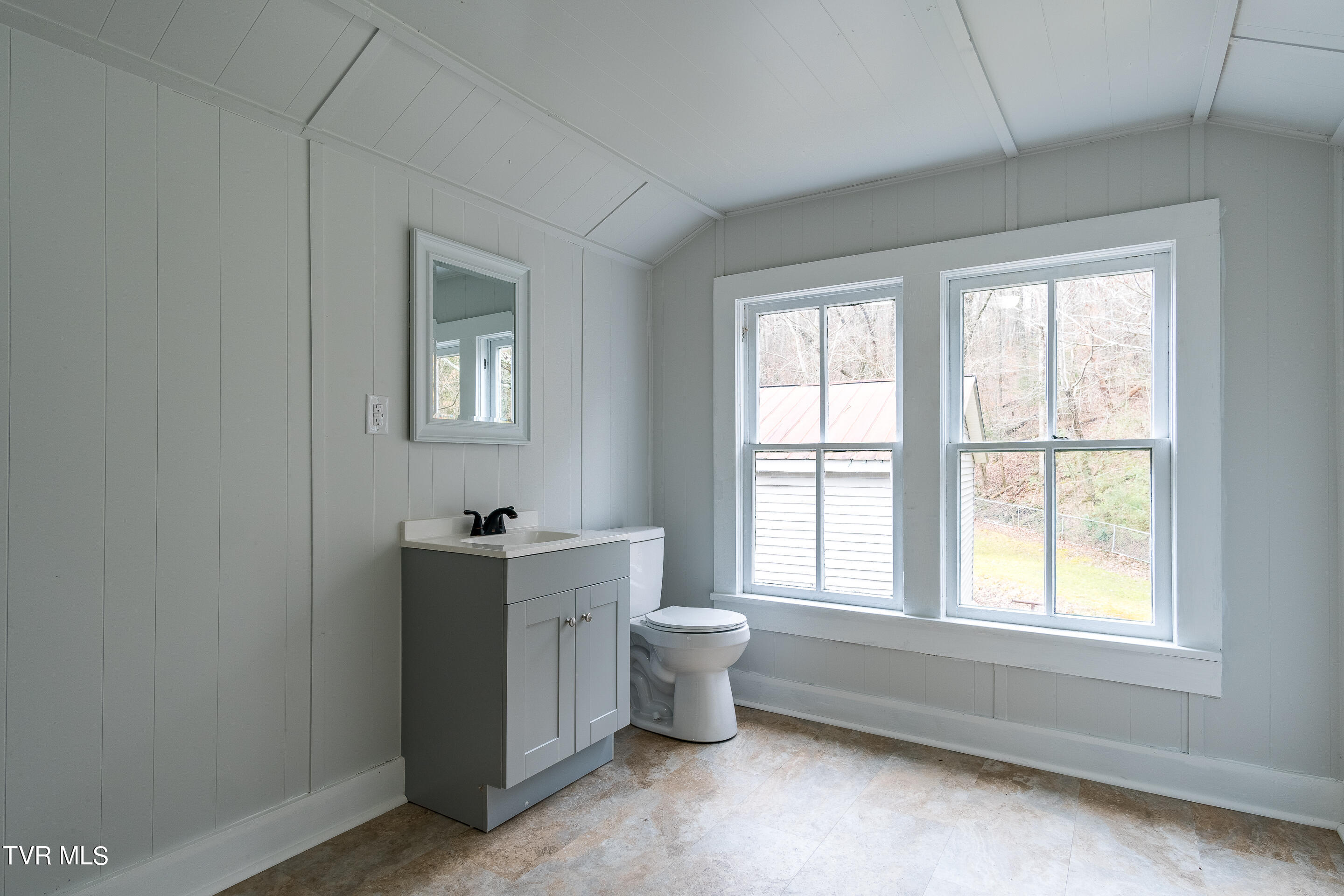 435 North Street Newport, TN 37821 - Photo 43 of 46 interior-28