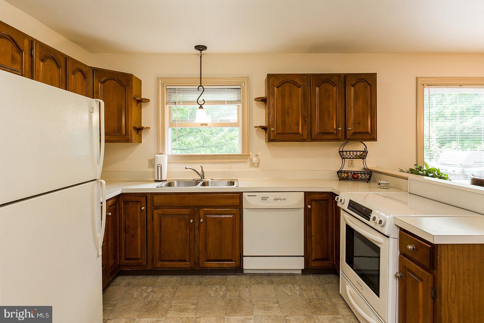 2402 Raleigh Drive Lancaster, PA 17601 - Photo 14 of 47 Gallery Image 14