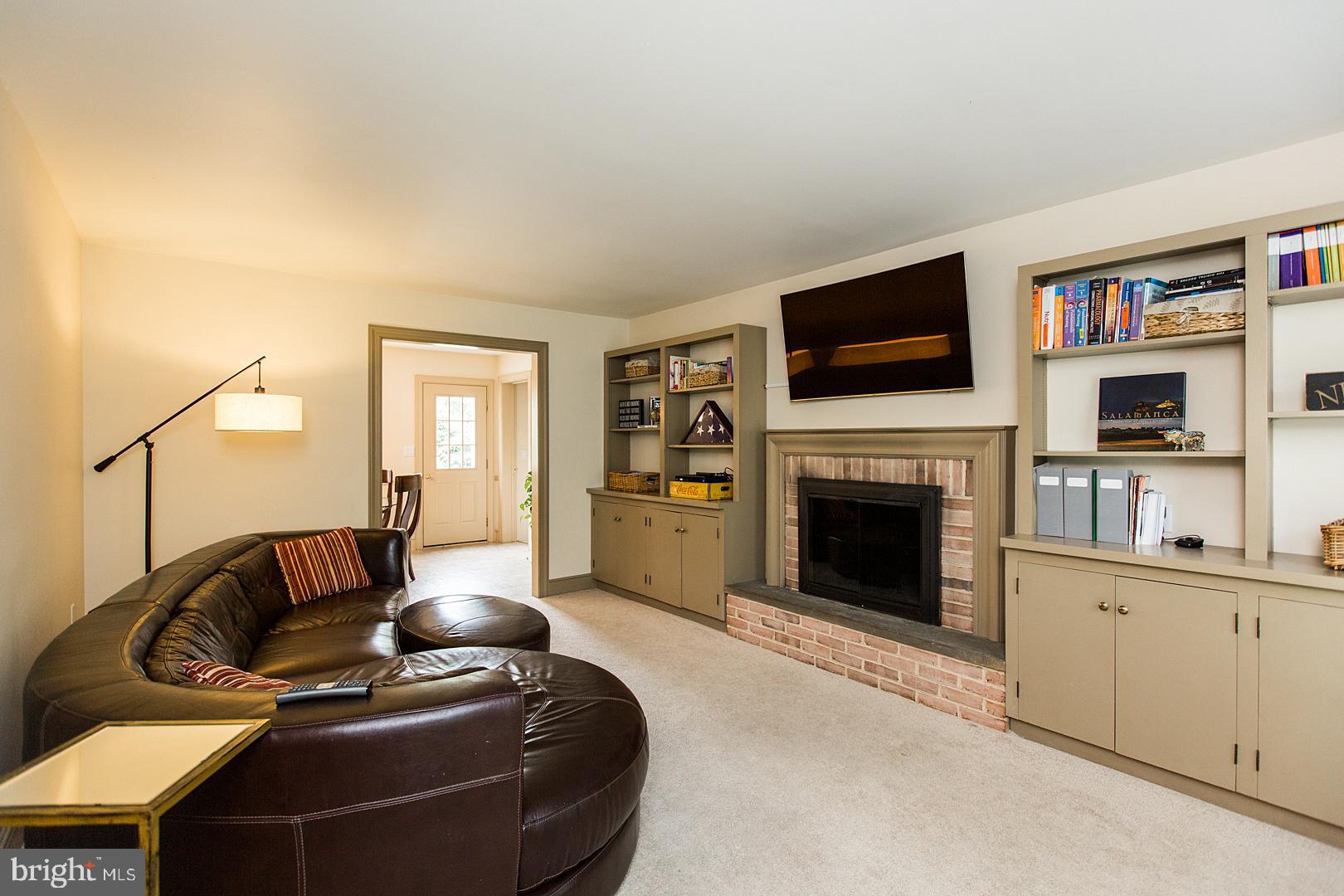 2402 Raleigh Drive Lancaster, PA 17601 - Photo 8 of 47 Gallery Image 8
