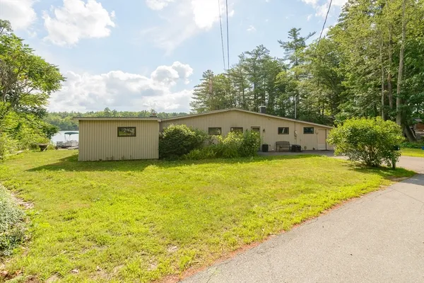 $2,200 | 181 Peninsula Drive, Lunenburg, MA 01462