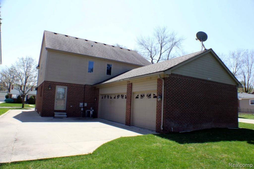 2795 Pembroke Road Birmingham, MI 48009 - Photo 23 of 24 Exterior Back.jpg