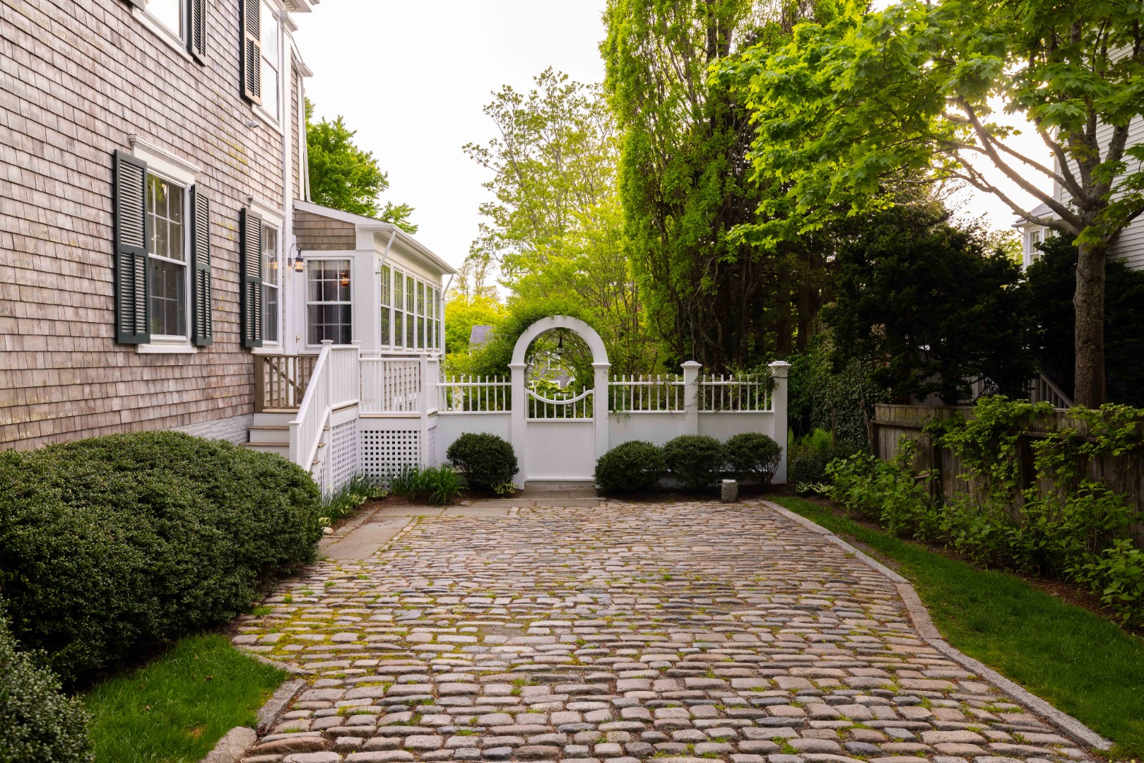 9 Pleasant Street Nantucket, MA 02554 - Photo 2 of 52