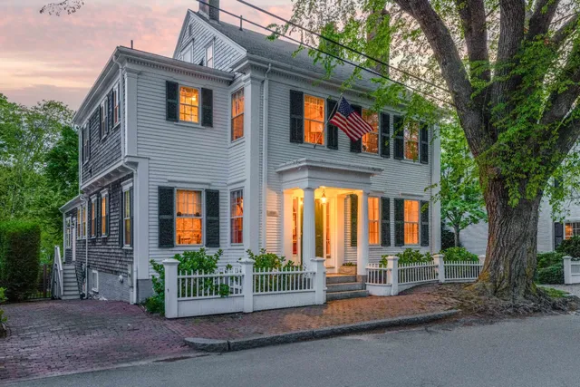 $10,995,000 | 9 Pleasant Street, Nantucket, MA 02554