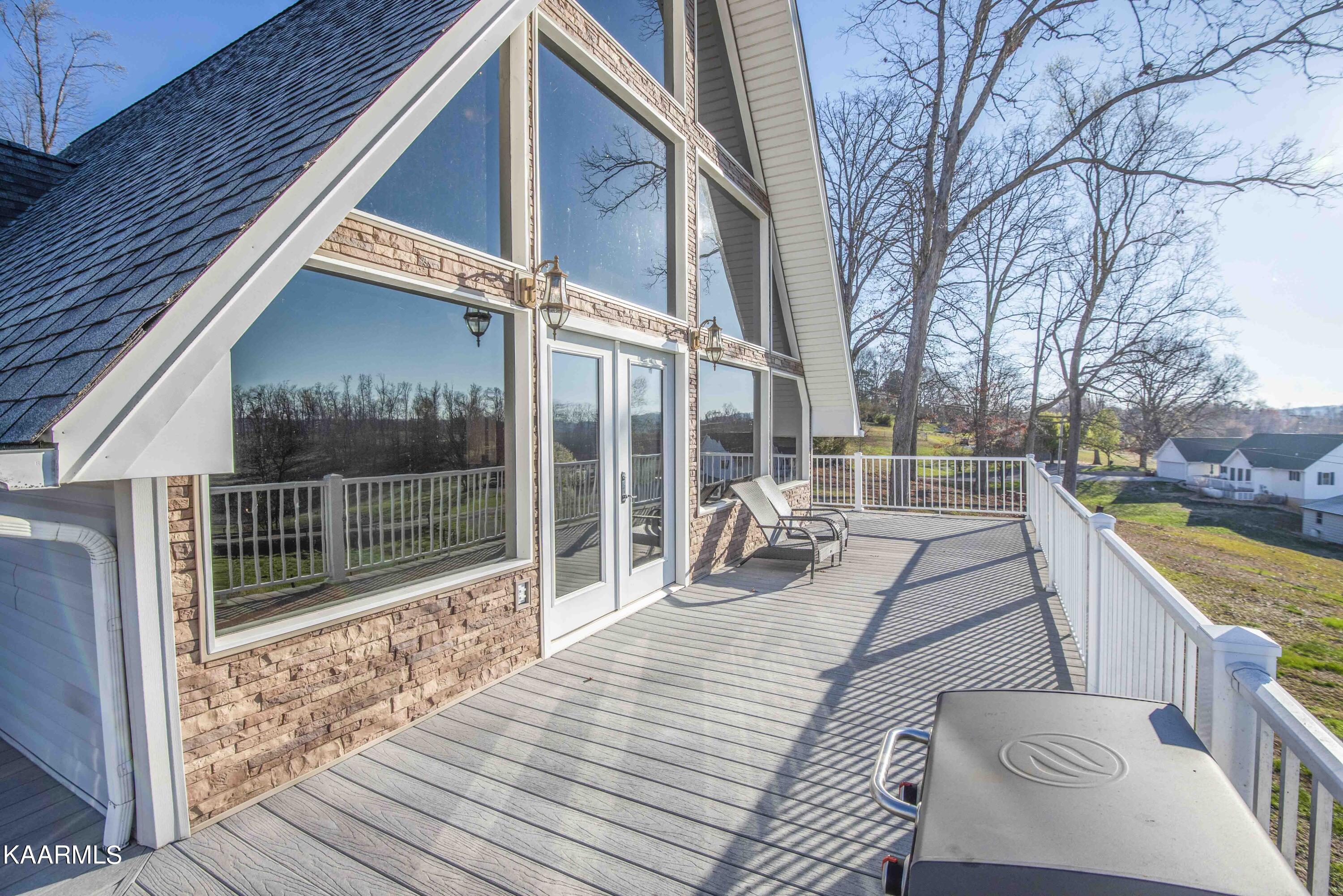 189 White Oak Lane Rutledge, TN 37861 - Photo 5 of 40 deck 1_1