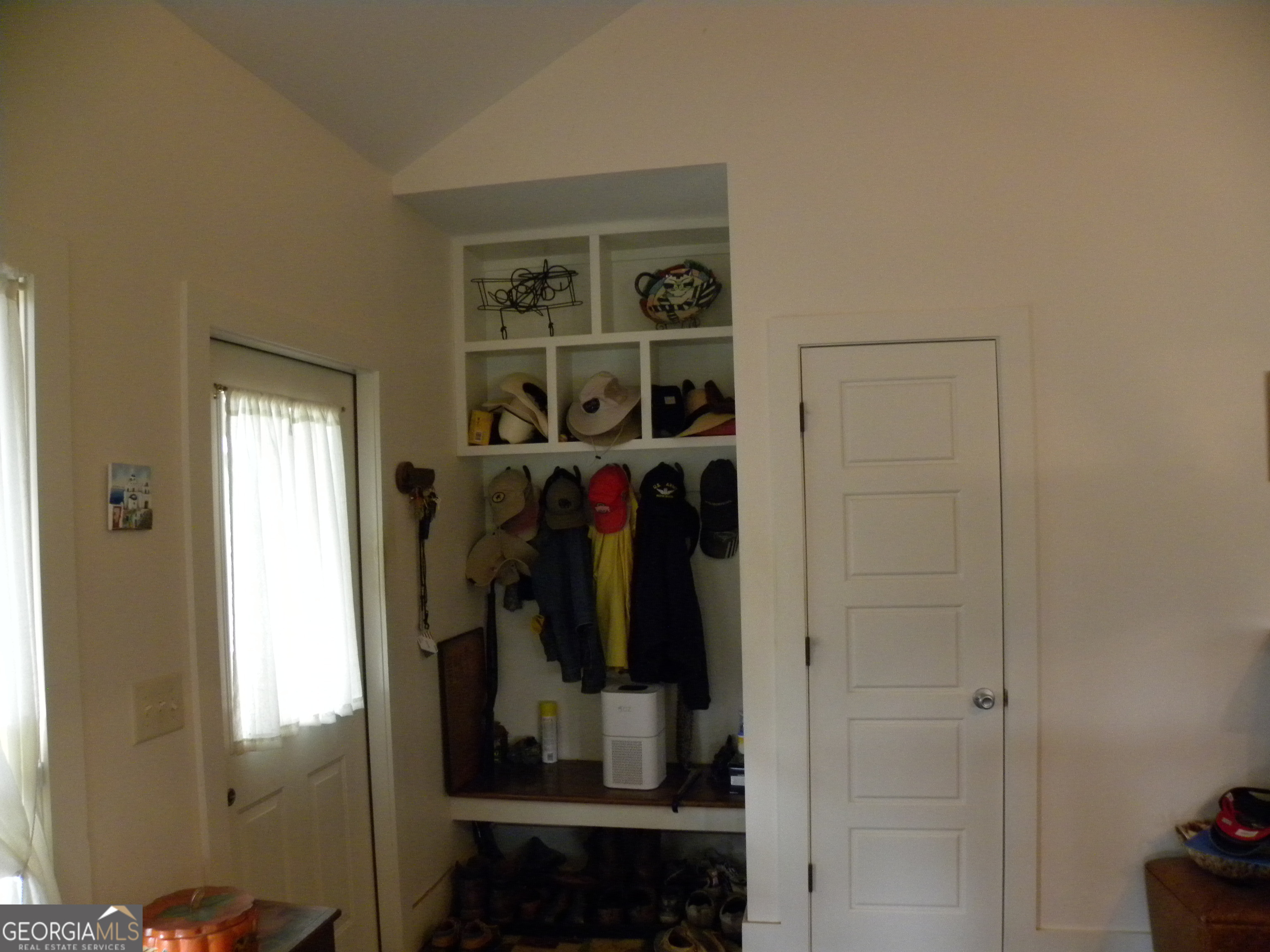 551 P Road Toccoa, GA 30577 - Photo 16 of 124 Nook and bench at back door