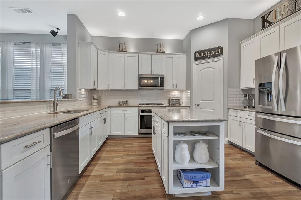 15420 Elm Bluff Way Fort Worth, TX 76262 - Photo 18 of 40