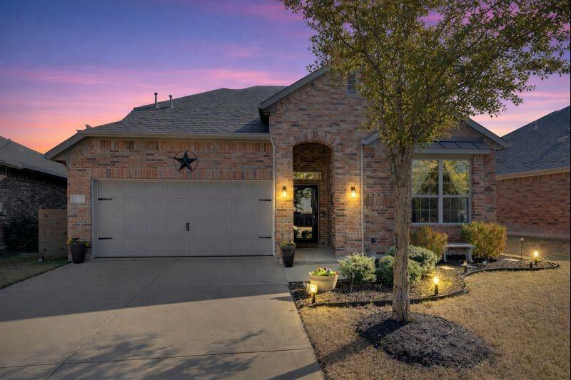 15420 Elm Bluff Way Fort Worth, TX 76262 - Photo 2 of 40