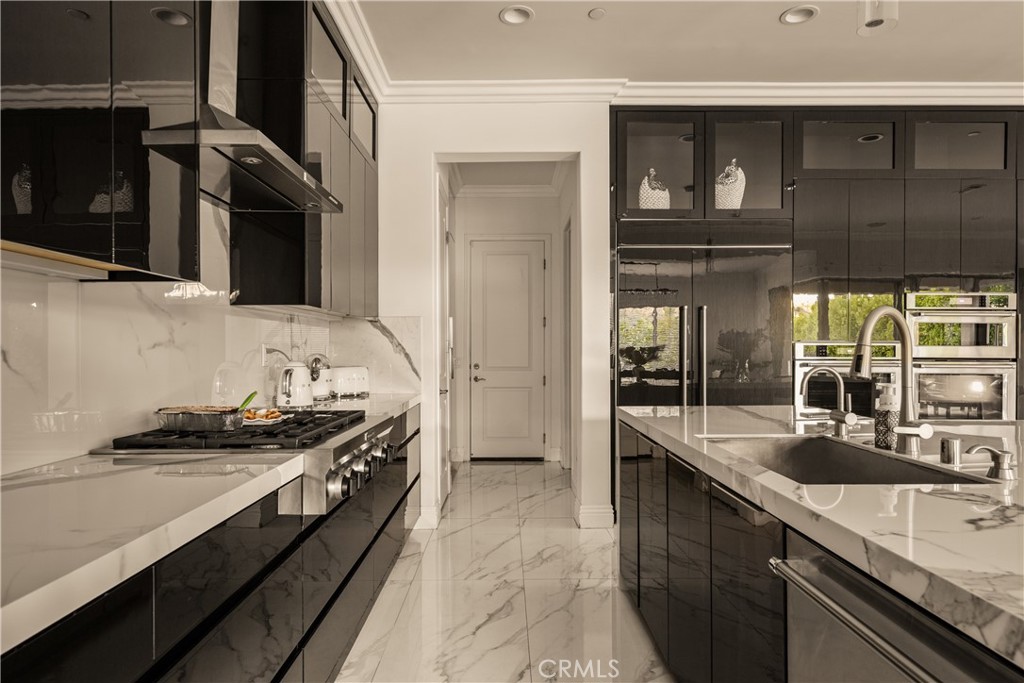 24320 Sterling Ranch Road Canoga Park, CA 91304 - Photo 13 of 45