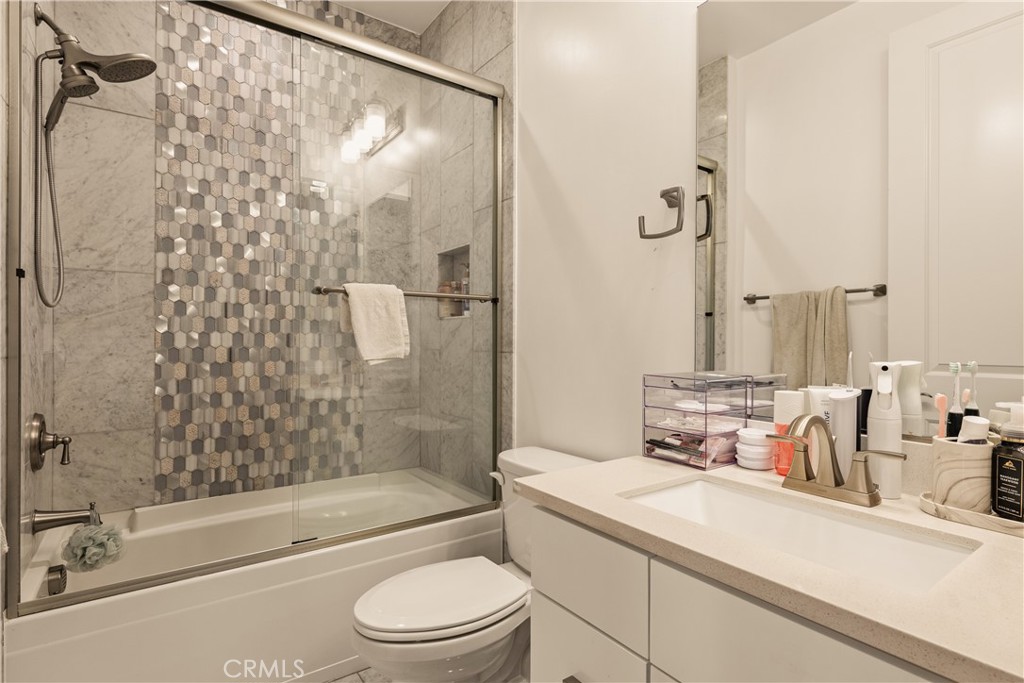 24320 Sterling Ranch Road Canoga Park, CA 91304 - Photo 21 of 45