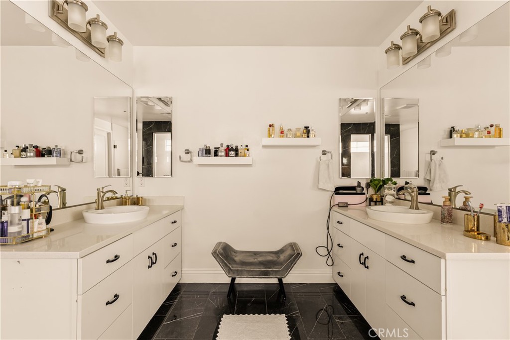 24320 Sterling Ranch Road Canoga Park, CA 91304 - Photo 32 of 45